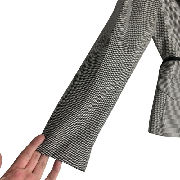 🌺LOFT Wool Houndstooth Belted Blazer Black/White Size 8 —broken button on cuff🌺 - Picture 4 of 8